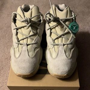 Yeezy 500 ‘Stone’